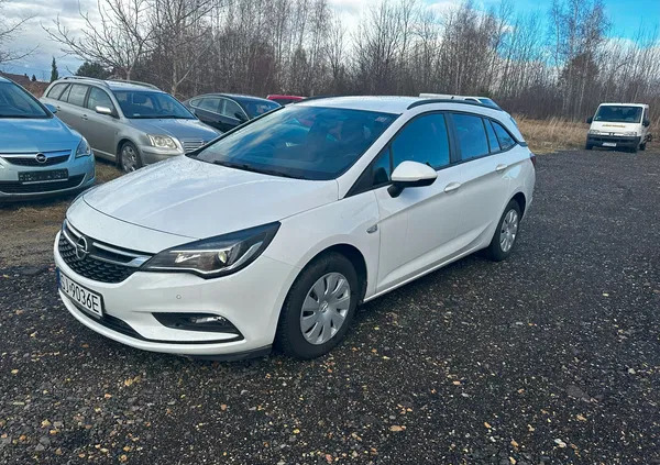 samochody osobowe Opel Astra cena 39800 przebieg: 167000, rok produkcji 2016 z Jaworzno